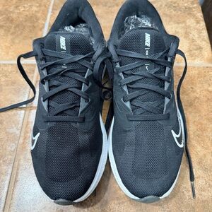 Nike Quest  Black Running Shoes - Lightweight Comfort